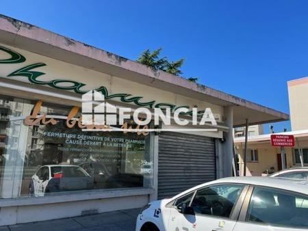 location - local commercial - 100 m² - 14 400 €/an hc ht -