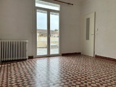 location appartement  m² t-2 à vedène  750 €