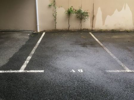 location place de parking