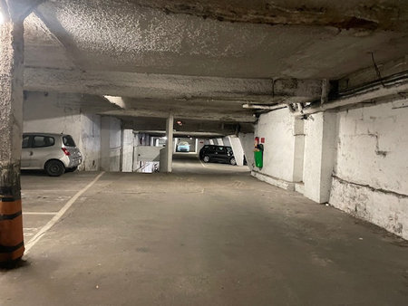 parking en sous-sol de 12 m2 environ - bordeaux centre