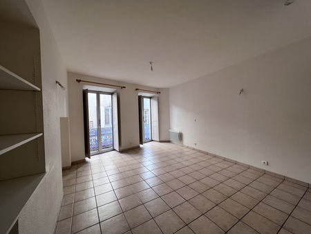 location appartement 1 pièces 27m2 aubenas 07200 - 330 € - surface privée