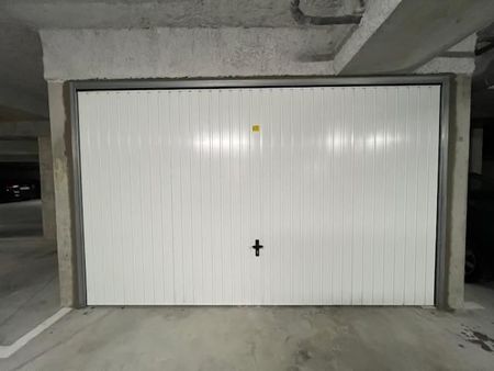garage/box 18 m² ferrieres en brie