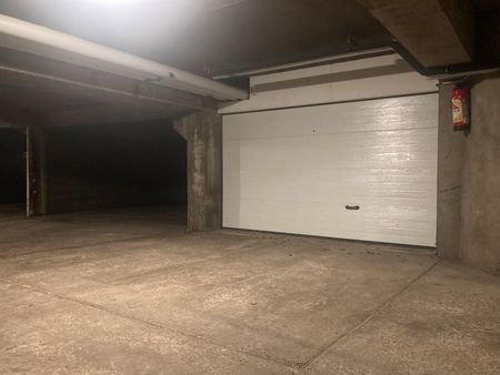 garage / parking / box 38m² metz queuleu