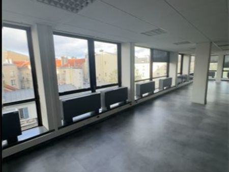 bureaux 1230 m² st cloud