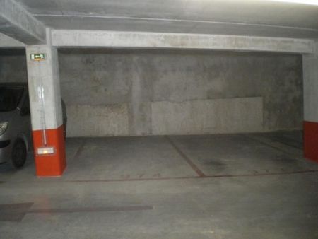 place de parking en sous sol sécurisé / rue roger salengro à sevran