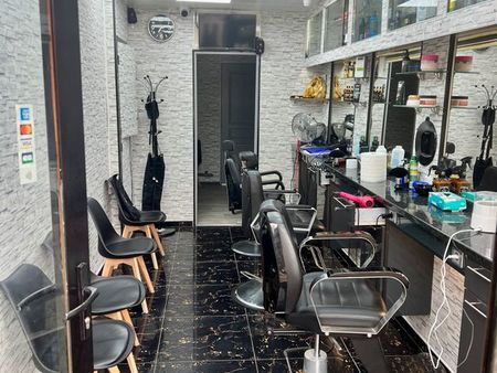barber shop à vendre très bonne affaire ( salon de coiffure )