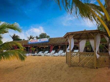 restaurant de plage à vendre( mur et fond de commerce)