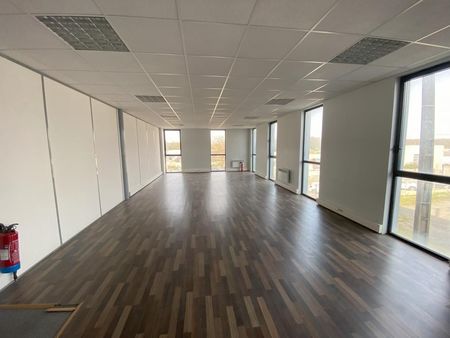 bureaux 82 m²