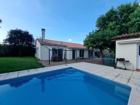 villa t5 - 132 m² plain-pied avec piscine  sans vis à vis