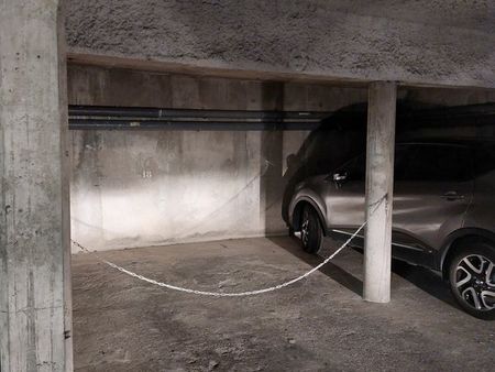 parking souterrain 14 m²