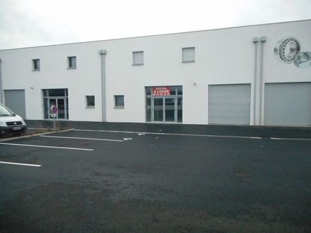 local commercial 280 m² loyer =2030 ht