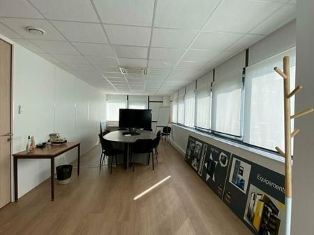 bureaux 705 m²