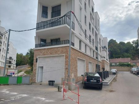 local commercial 132 m²