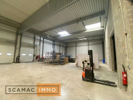 local industriel 3 290 m²