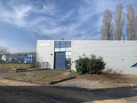 local commercial 741 m²