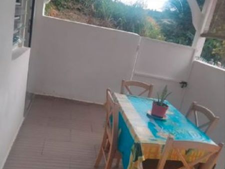 studio meublé avec terrasse