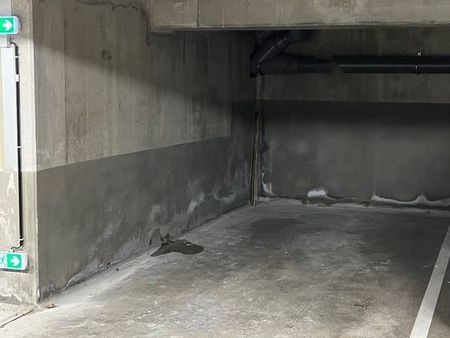 location place de parking en sous-sol
