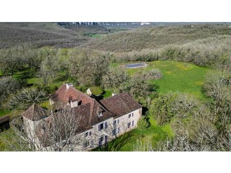 secteur martel  magnifique maison bourgeoise 8 chambres et piscine sur 1ha