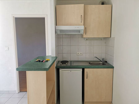 location appartement 2 pièces 32m2 espalion 12500 - 382 € - surface privée
