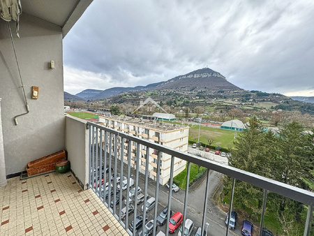 appartement type 4 69 m² avec balcon stationnement et ascenseur