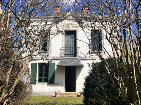 maison de ville à vendre dans le quartier argenté-nonères