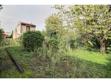 terrain   658m² 2706