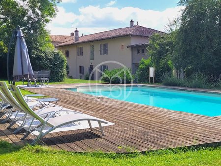 val de saône - ancienne ferme rénovée de 372 m²