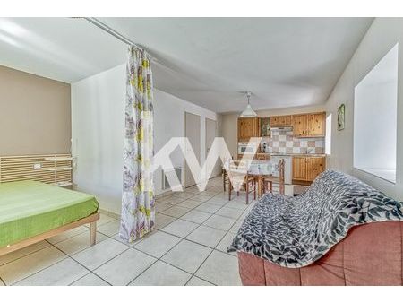 vente d'un appartement t1 (30 5 m²) aux adrets