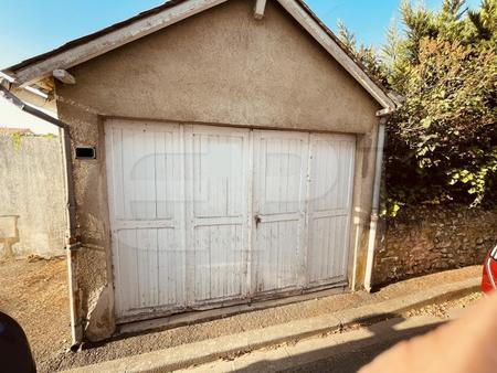 vente garage et parking à thouars (79100) : à vendre / thouars