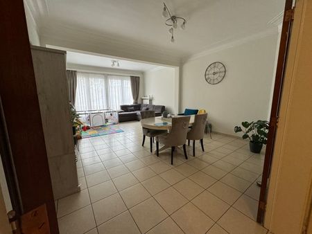 grand appartement 2 chambres offrant 106 m2