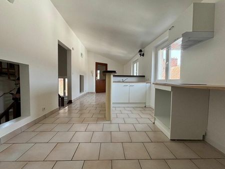 location appartement  114.64 m² t-4 à château-thierry  780 €