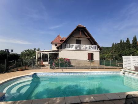 maison quercynoise avec piscine- 155 m2