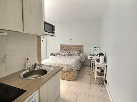 appartement paris 17 19 m² t-1 à vendre  205 000 €