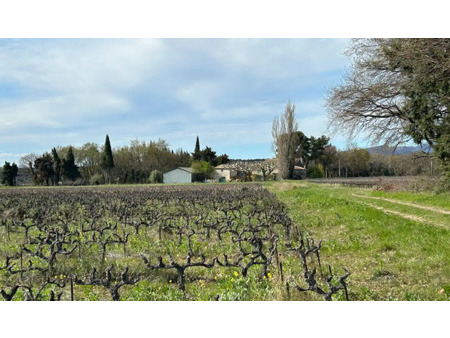 mas en vente à saint-pantaléon-les-vignes : située dans la paisible région du haut vauclus