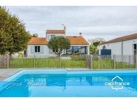vente maison piscine à nieul-sur-mer (17137) : à vendre piscine / 162m² nieul-sur-mer