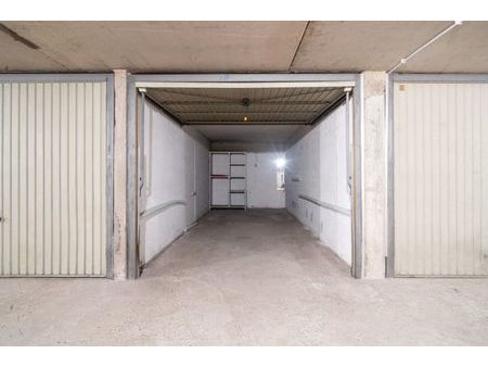 garage box spacieux et facile d'accès à vendre