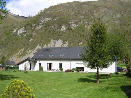 pyrénées maison avec gîte/chambres d'hôtes