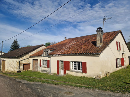 charmante maison en pierre avec 2 granges à rudeau-ladosse (10km nontron et de mareuil en 