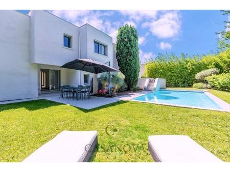 belle villa moderne avec garage jardin et piscine montpellier