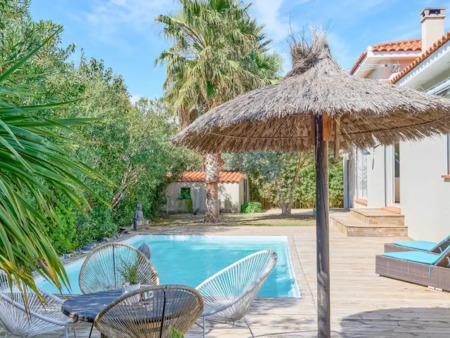 villa avec piscine en bord de mer perpignan (66)