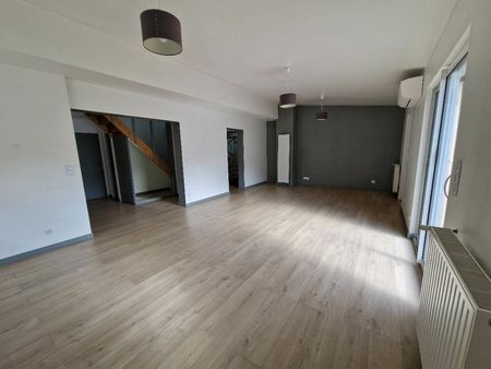 location maison  106.1 m² t-5 à lyon 3  2 030 €