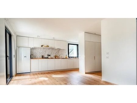 dpt finistère (29)  à vendre crozon centre appartement t3 de 56 10 m² habitable - balcon -