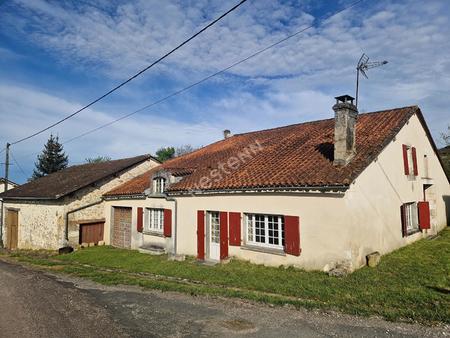 charmante maison en pierre avec 2 granges à rudeau-ladosse (10km nontron et de mareuil en.