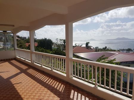 location: appartement t4– vieux-fort - guadeloupe