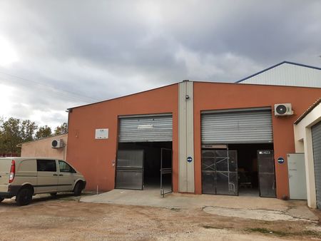 location local  hangar  atelier 140m²