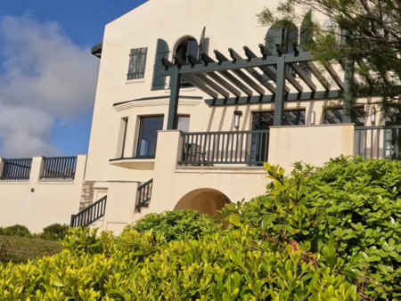 villa de prestige en vente à biarritz : a vendre la villa perchée sur la falaise face à l'