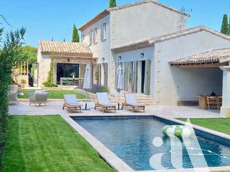villa de luxe de 10 pièces en location saint-rémy-de-provence  provence-alpes-côte d'azur