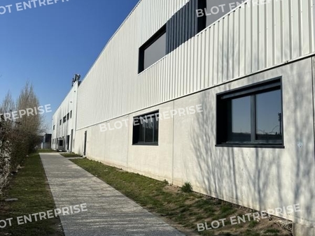 location d'entrepôt de 3 793 m² à saint-herblain - 44800