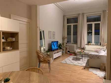 bel appartement 80 m² 1 ch. a louer