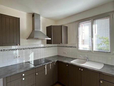 location appartement  45 m² t-2 à aire-sur-l'adour  485 €